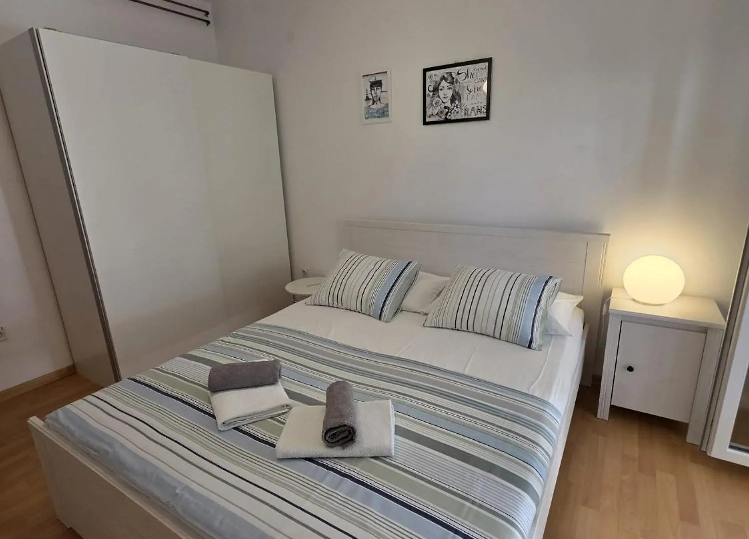 Apartmani Eta Pag Town