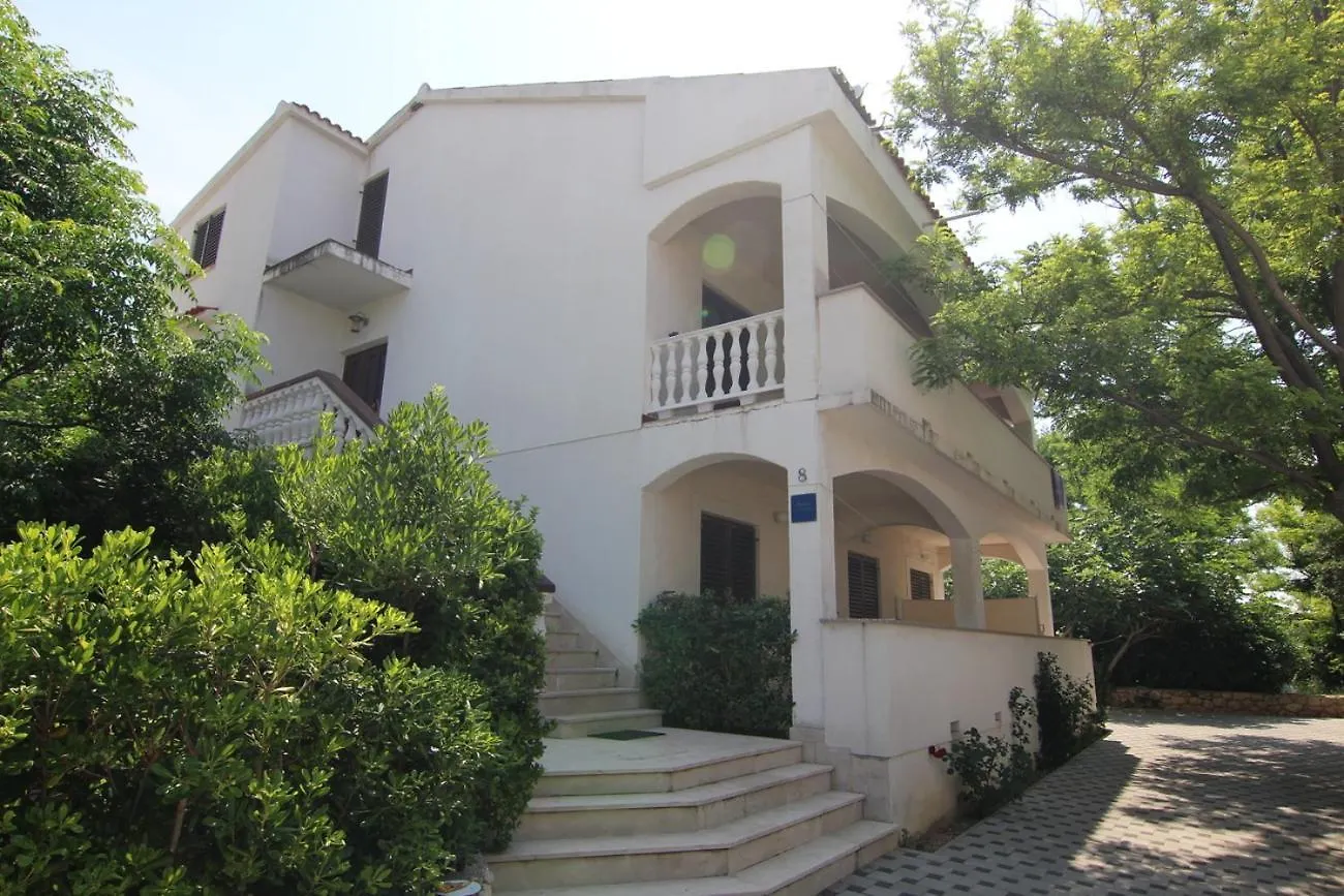 Apartmani Eta Pag Town 0*,